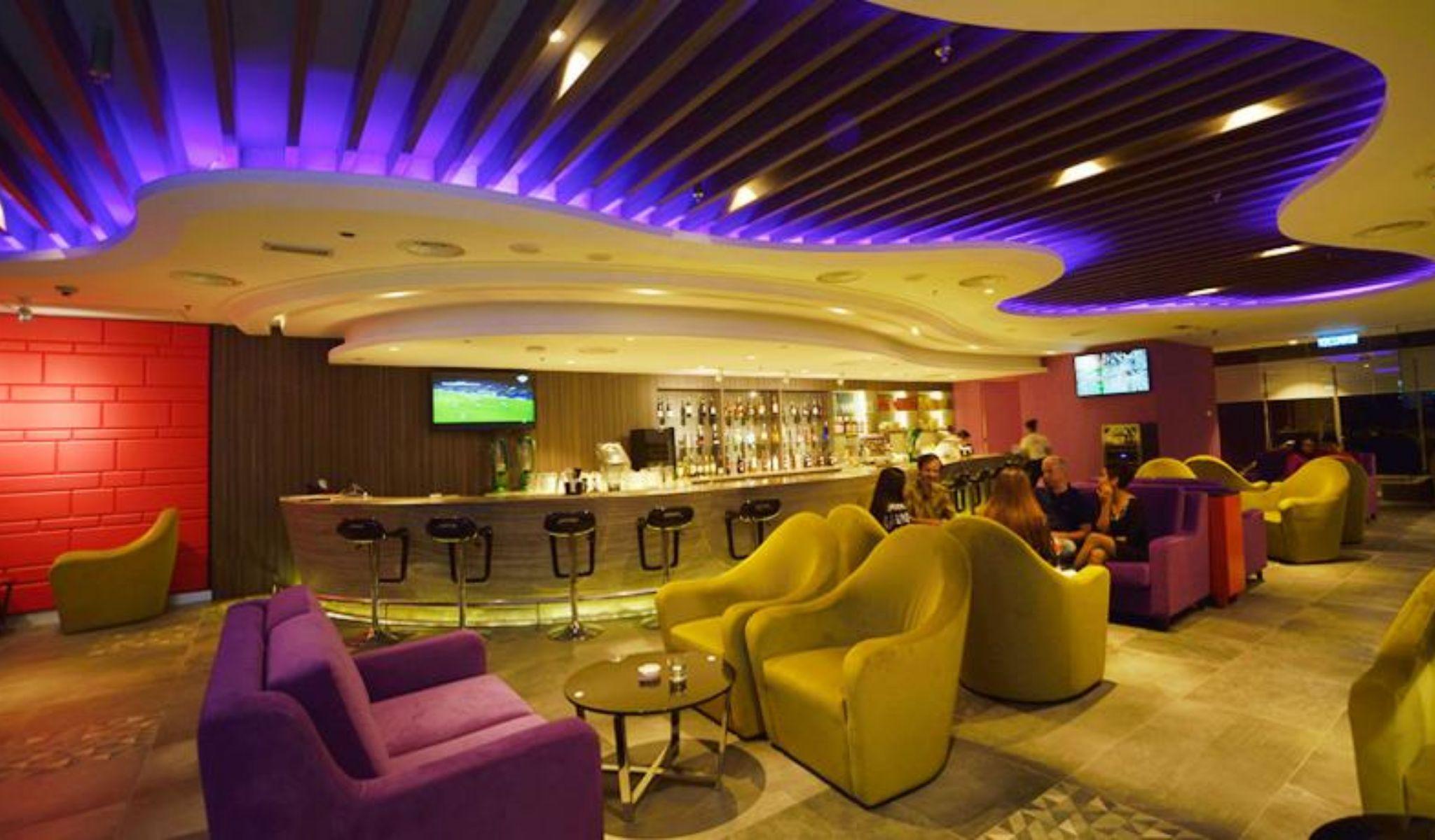 באייאן לפאס Lexis Suites Penang מראה חיצוני תמונה The lounge at the airport