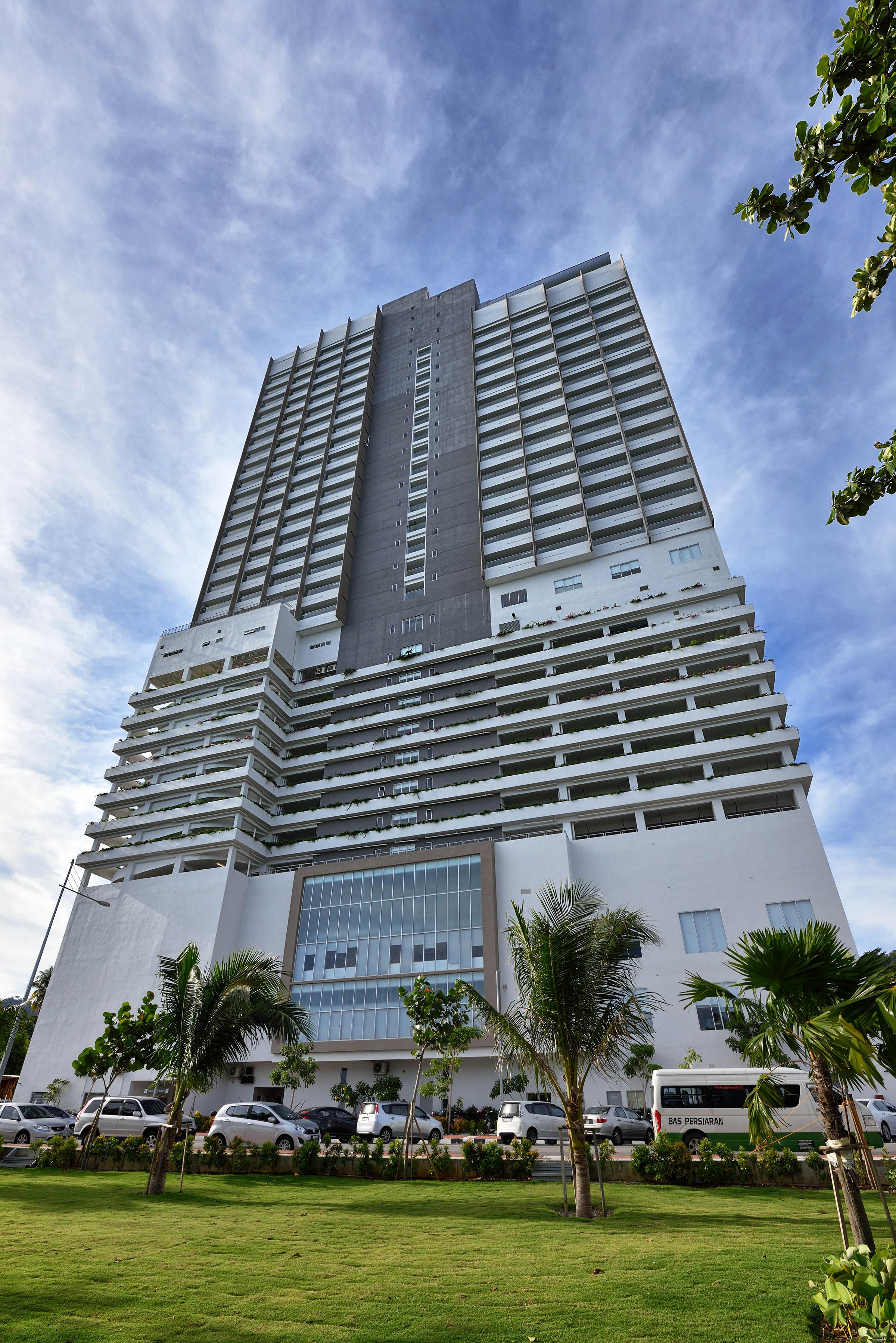 באייאן לפאס Lexis Suites Penang מראה חיצוני תמונה The building in 2019