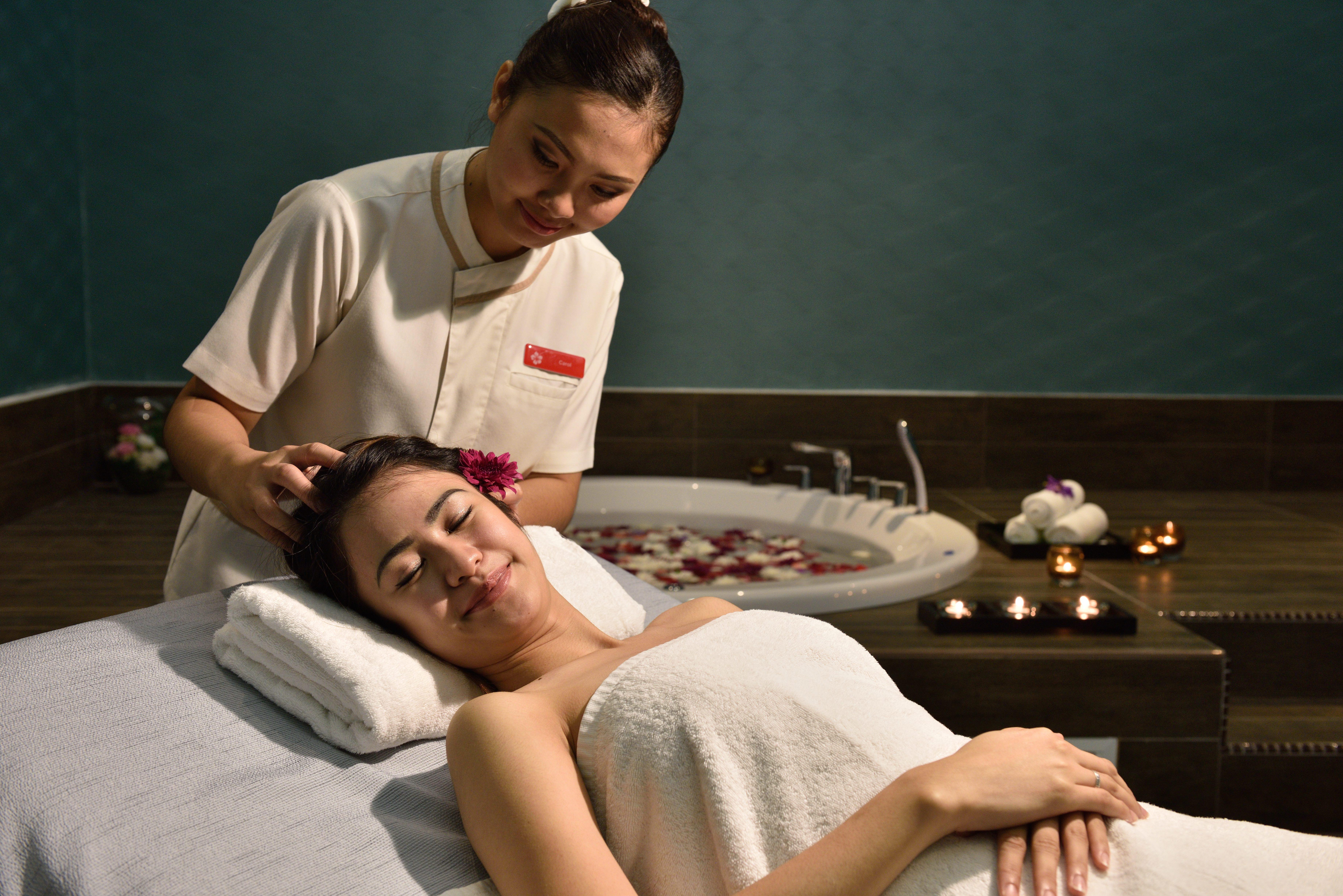 באייאן לפאס Lexis Suites Penang מראה חיצוני תמונה Thai massage